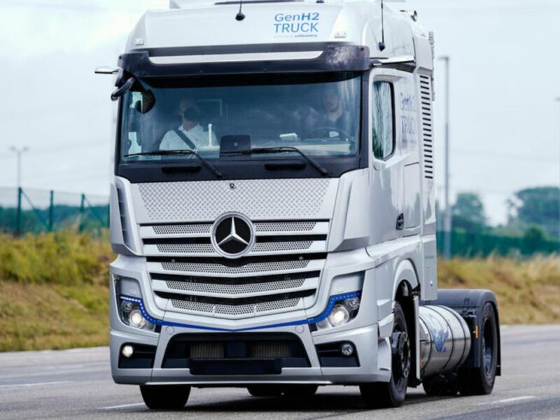 Daimler Truck is planning hydrogen trucks with a range of 1000 kilometers